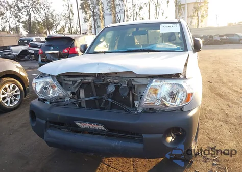 2006 Toyota Tacoma z USA, uszkodzony, nr VIN 5PETX22NX6Z301123